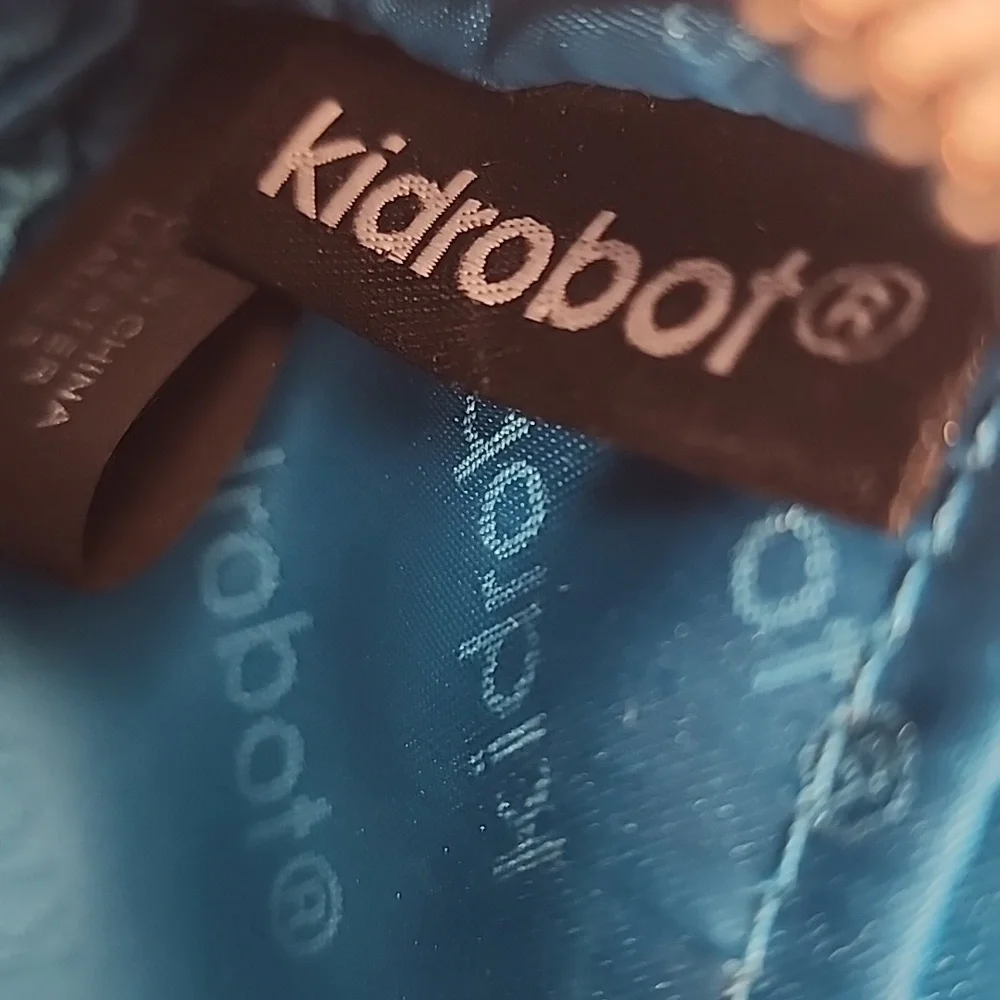 Kidrobot Vintage Rare Y2K Multicolor Pile Up Print Robot Amazing Zip Bag